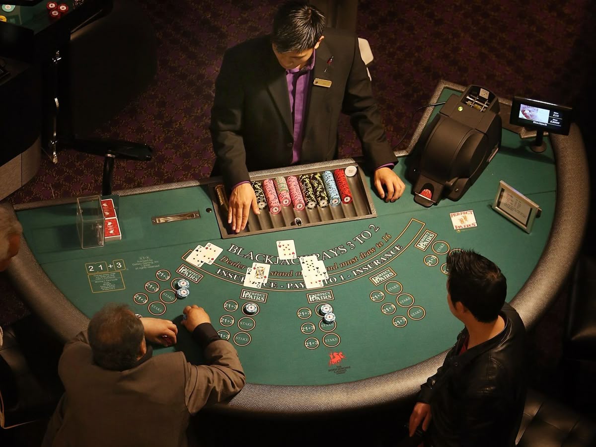 Limitless Casino کیسینو میں پوکر گیمز